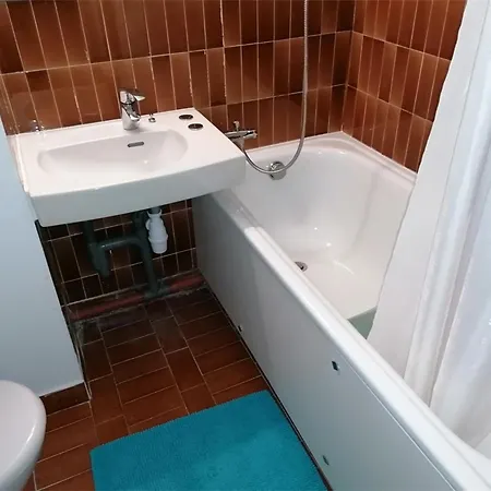 Avec Terrasse, Piscine Et Parking - Port Camargue - Fr-1-731-91 *