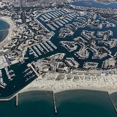 Avec Terrasse, Piscine Et Parking - Port Camargue - Fr-1-731-91 Apartamento